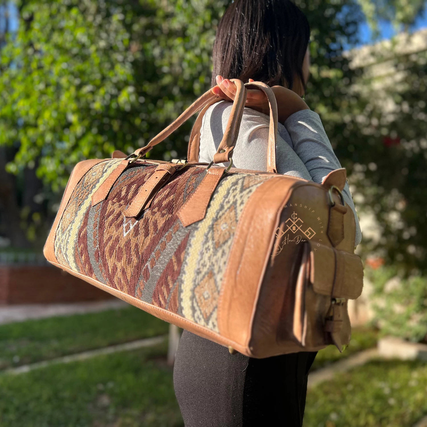 Vtg Kilim store dhurrie rug & leather western boho shoulder bag