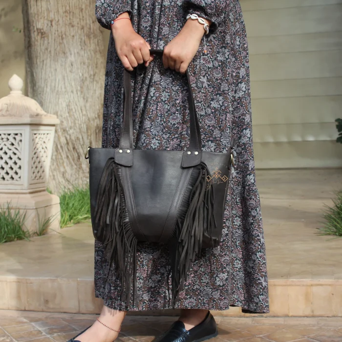Moroccan Leather bag with fringe - Image 3