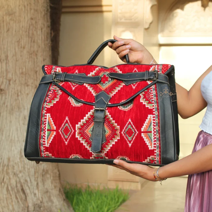 Moroccan Handmade Carpet Leather Travel Bag - Image 15