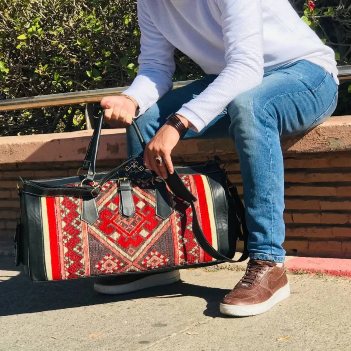 Red carpet large leather travel bag - Image 3