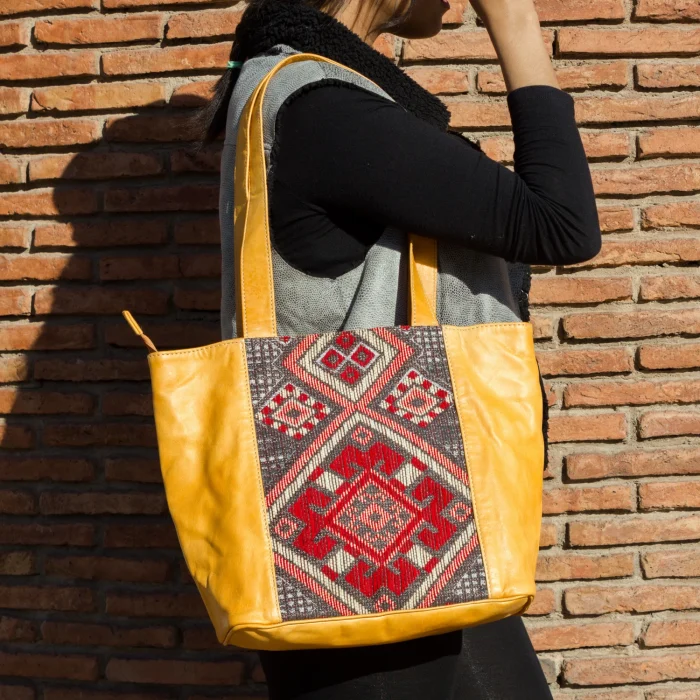 Havan shoulder tote carpet leather Bag - Image 5