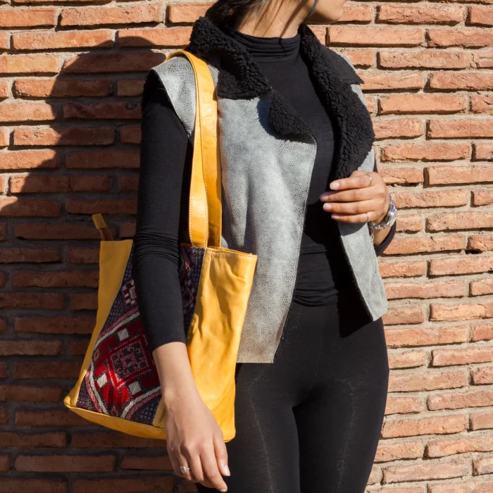 Havan shoulder tote carpet leather Bag - Image 3
