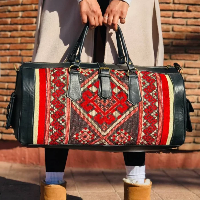 Red carpet large leather travel bag - Image 2