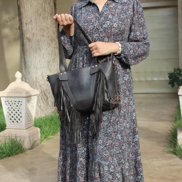 Moroccan Leather bag with fringe - Image 4