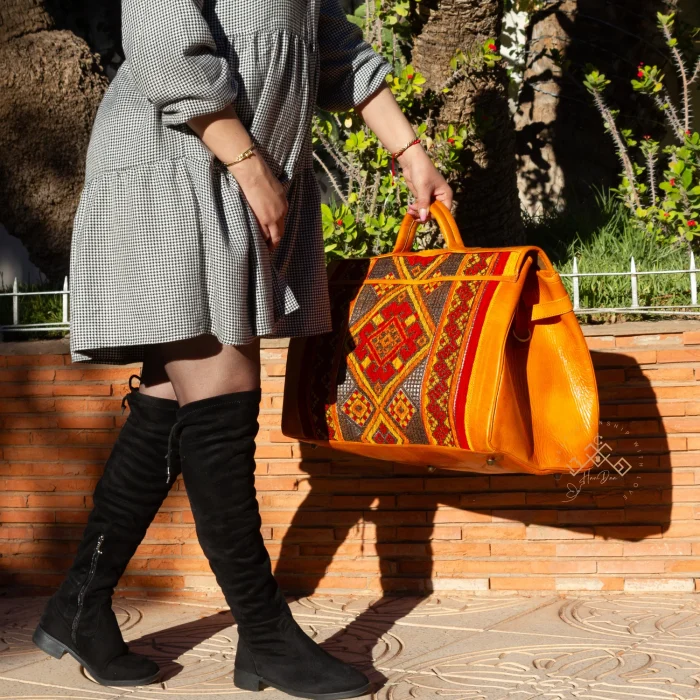 Large Kilim Travel Bag With Original Brown Leather - Image 6