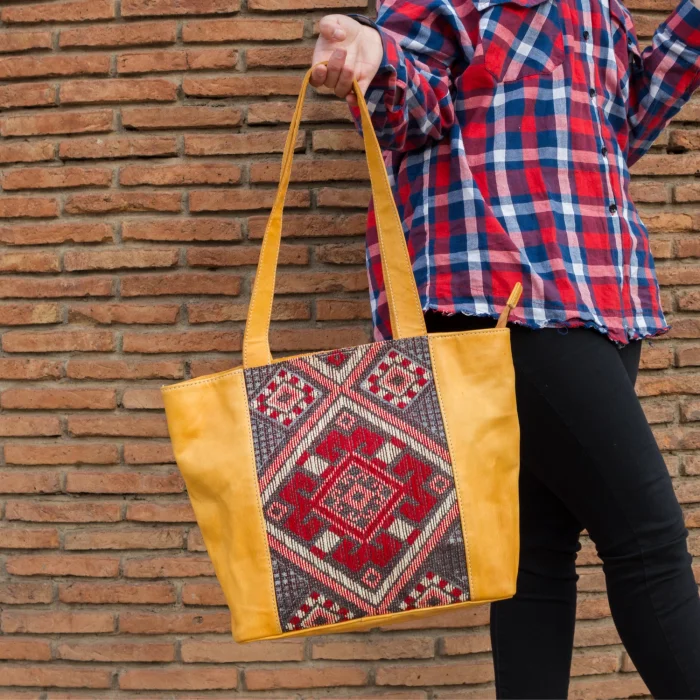 Havan shoulder tote carpet leather Bag - Image 7