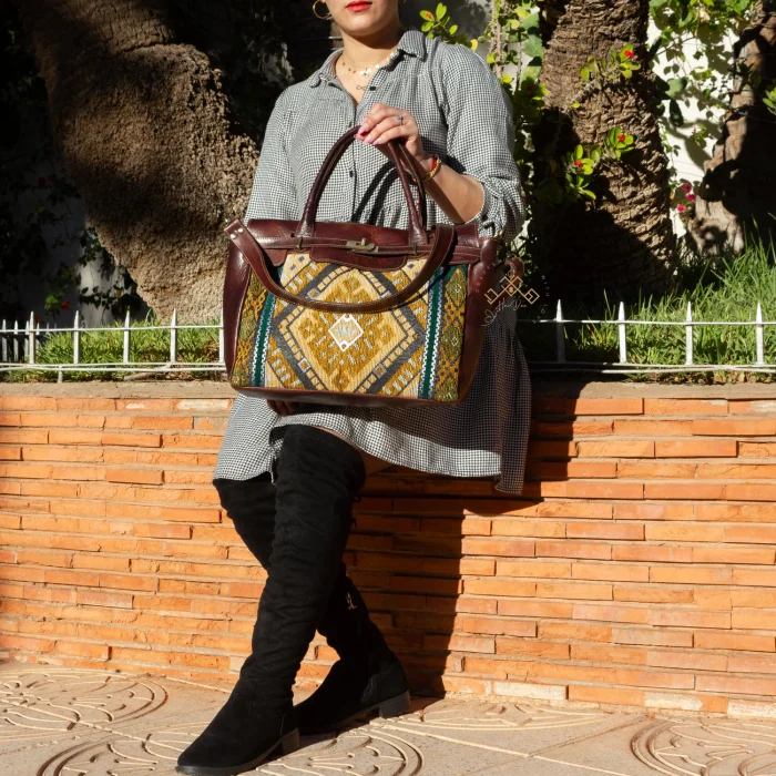 Stylish Carpet Leather Handbag for Women - Image 9