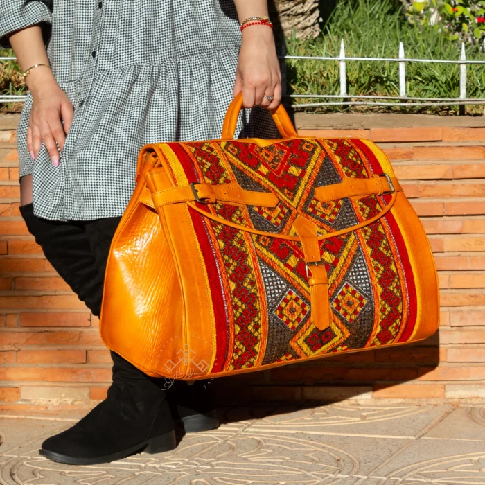 Large Kilim Travel Bag With Original Brown Leather - Image 4