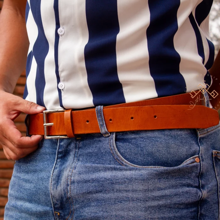 Traditional Men's Leather Belt - Image 2