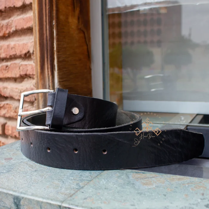 Traditional Men's Leather Belt - Image 5