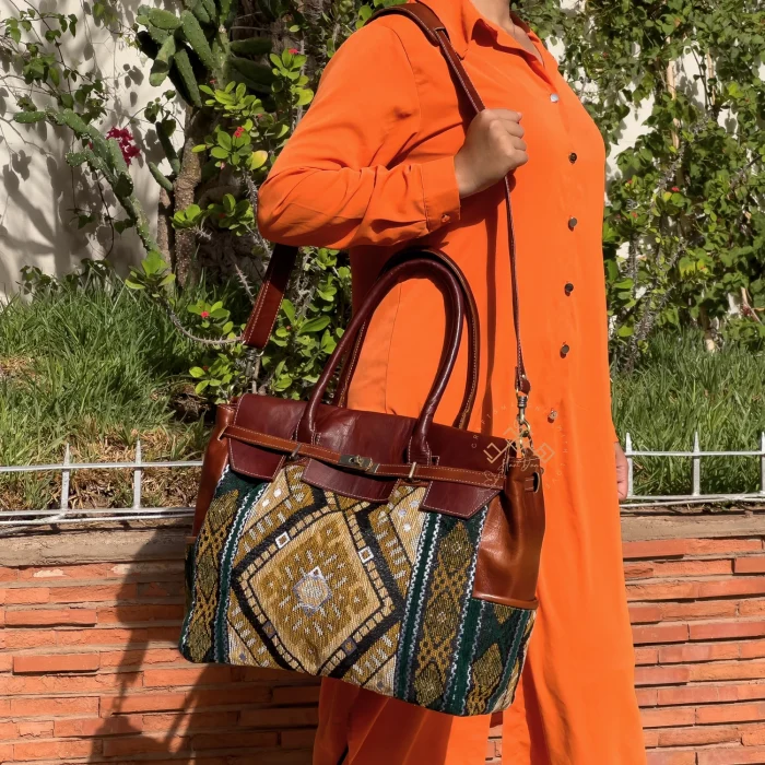 Green carpet Leather bag for Women - Image 6