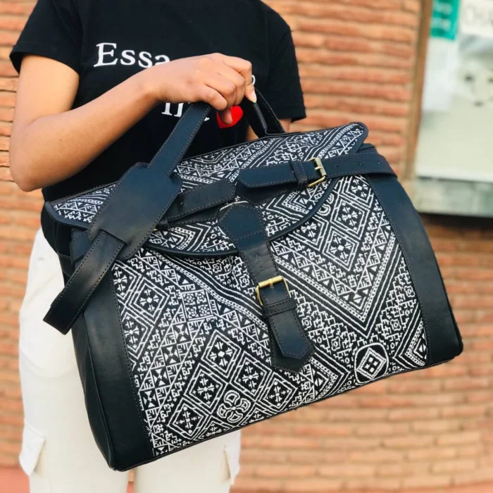 Elegant Black Leather Travel Bag - Image 2