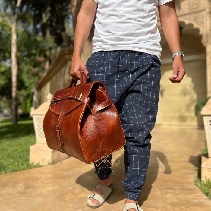 The Best Brown Leather Travel Bags for Your Journeys - Image 3
