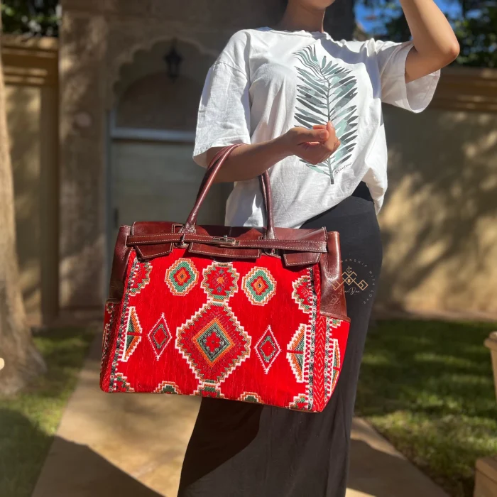 Red Kilim Leather shoulder bag for Women - Image 2