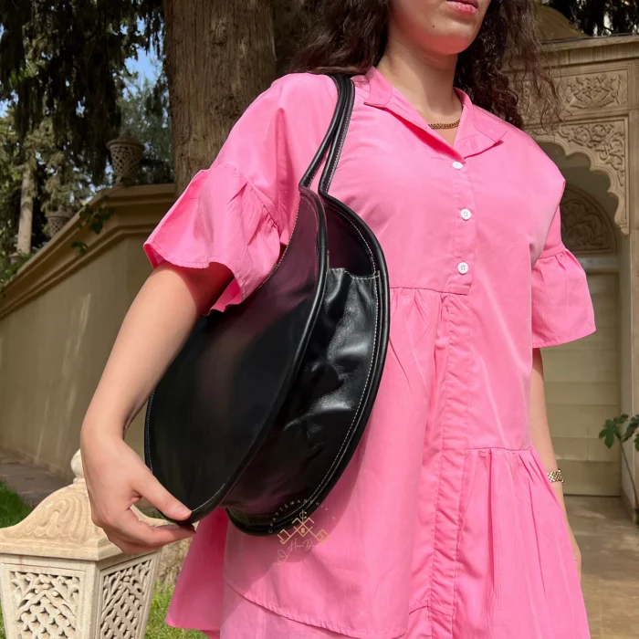 Black Stylish Circle Leather Handbag for Modern Women