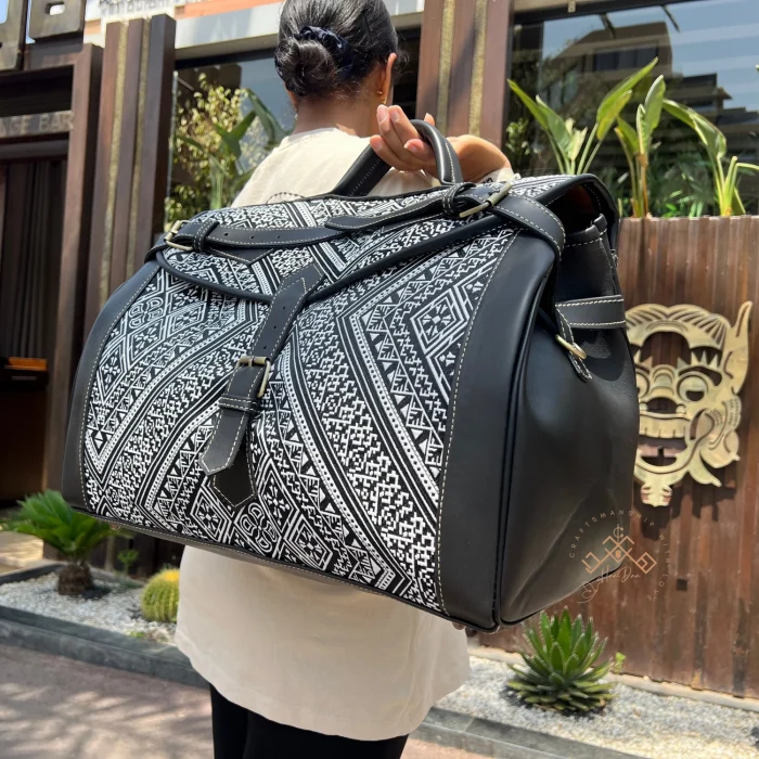 handmade black leather Carpet travel bag - Image 6
