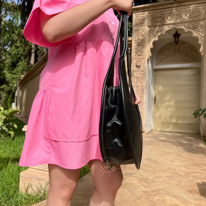 Black Stylish Circle Leather Handbag for Modern Women - Image 4