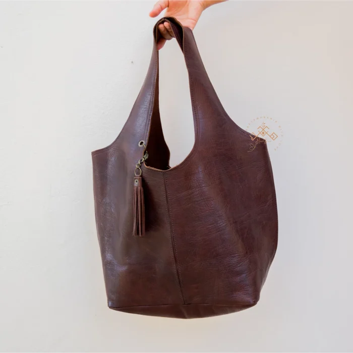 Chic Leather Hobo Shoulder Bag - Image 4
