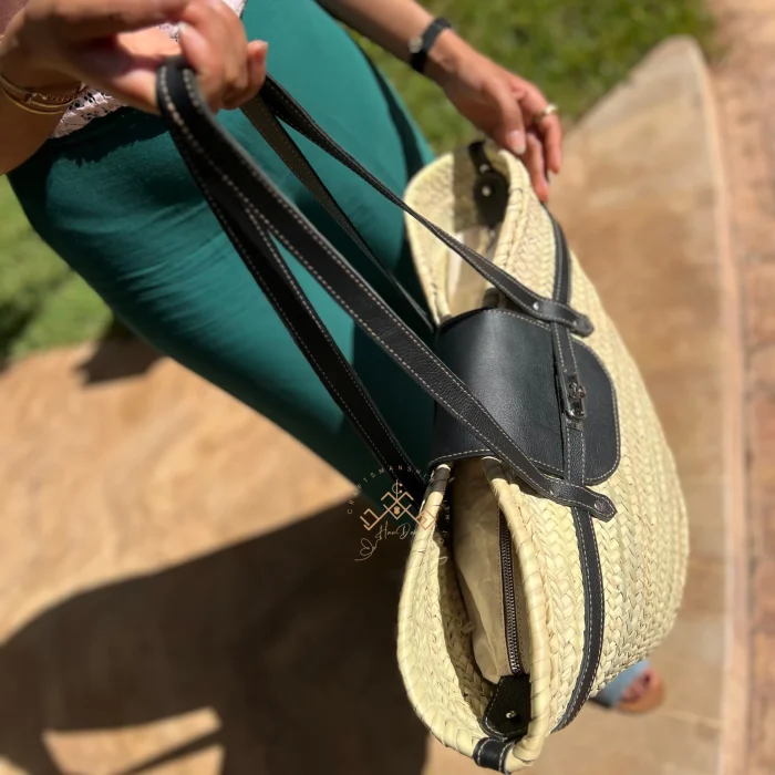 Black straw french baskets with leather strap - Image 3