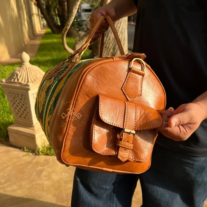 Large leather Travel Bag With Green Carpet - Image 3