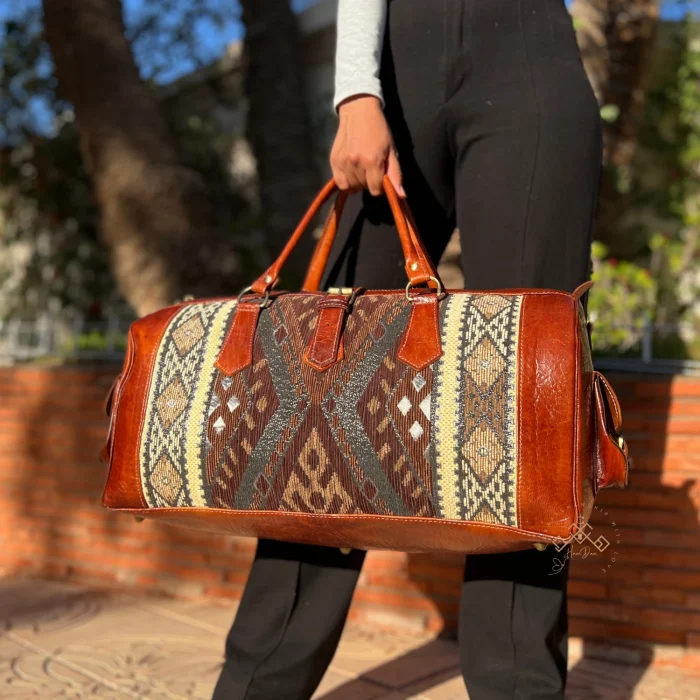 Handmade Leather Travel Bag with Brown Carpet - Image 2