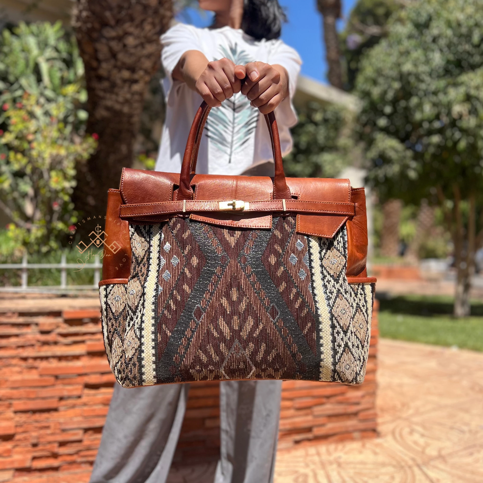 Large Brown Genuine Leather Bag - Luxe Kilim Shoulder Bag for Women - Image 2