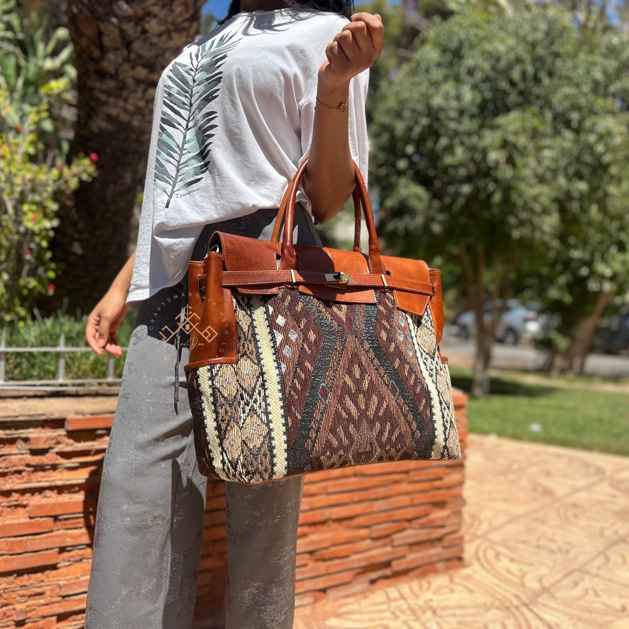 Large Brown Genuine Leather Bag - Luxe Kilim Shoulder Bag for Women - Image 4