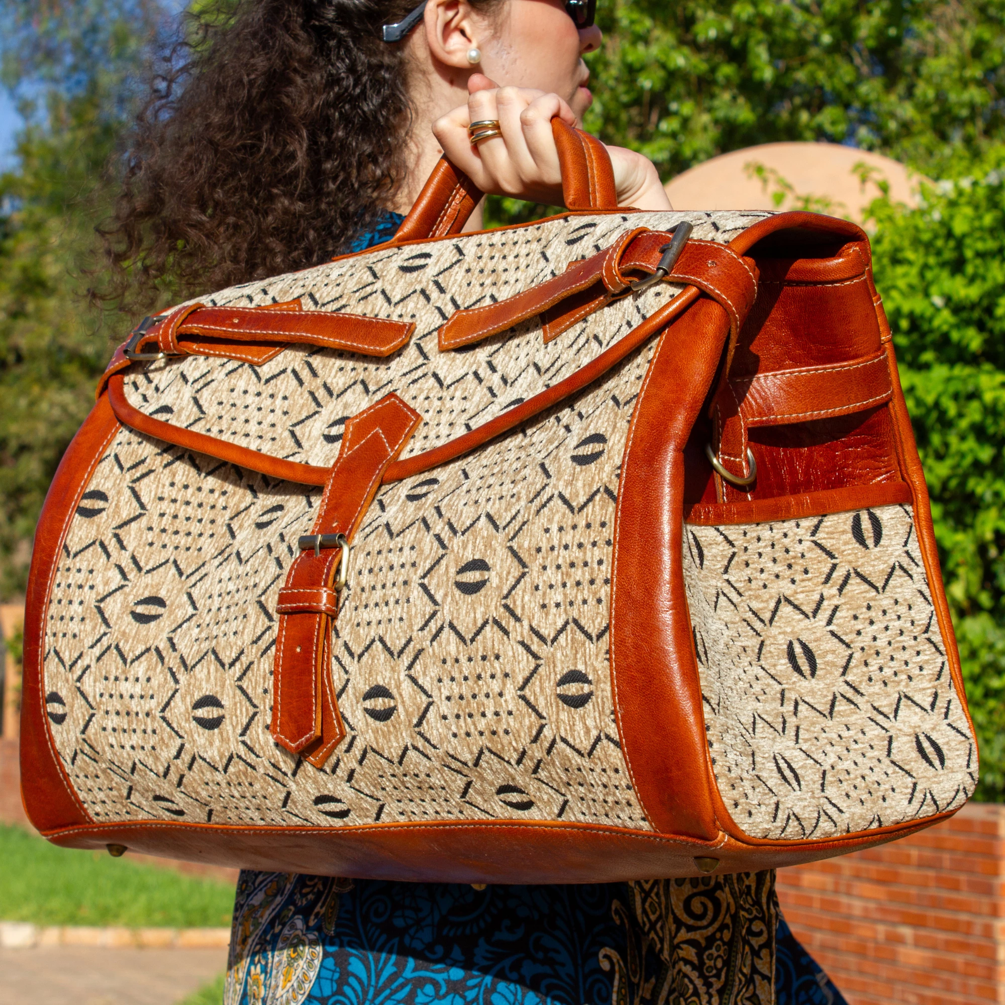 Large Brown Kilim Travel leather Bag - Image 5