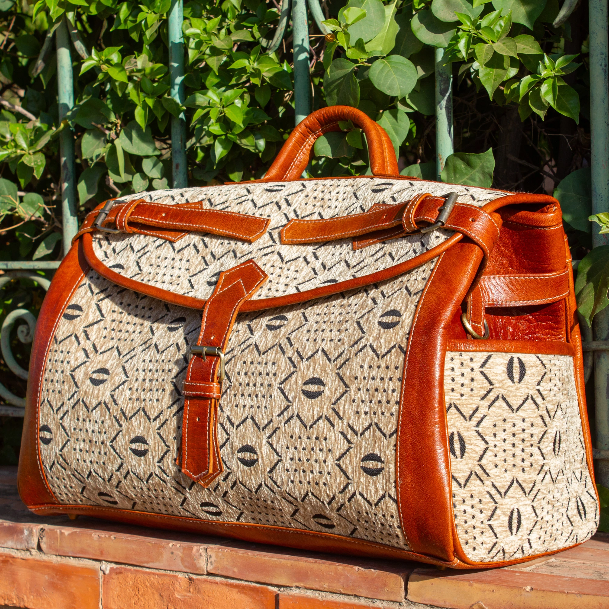 Large Brown Kilim Travel leather Bag - Image 10