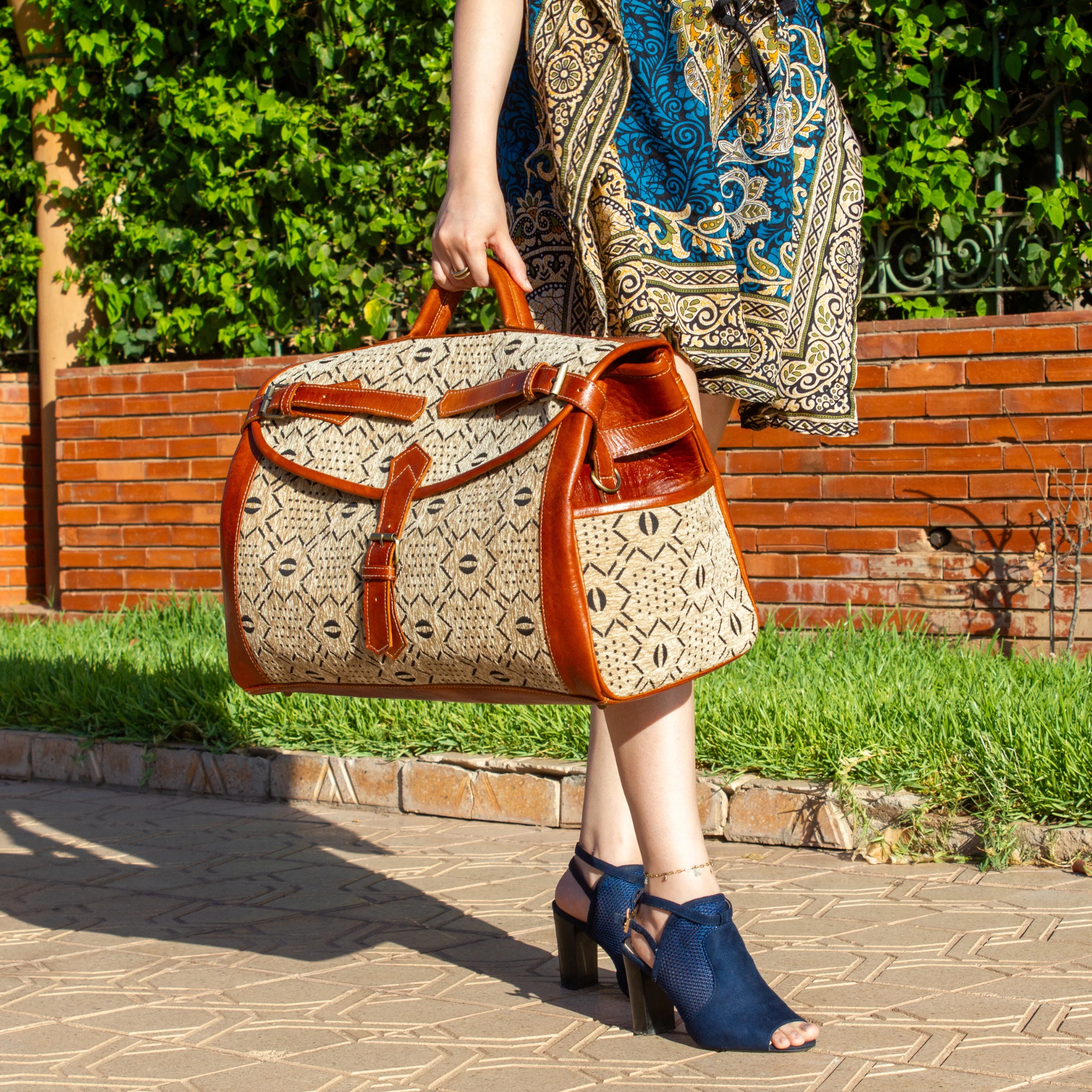 Large Brown Kilim Travel leather Bag - Image 3